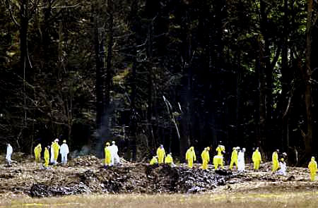Flight 93 goes down in Pennsylvania